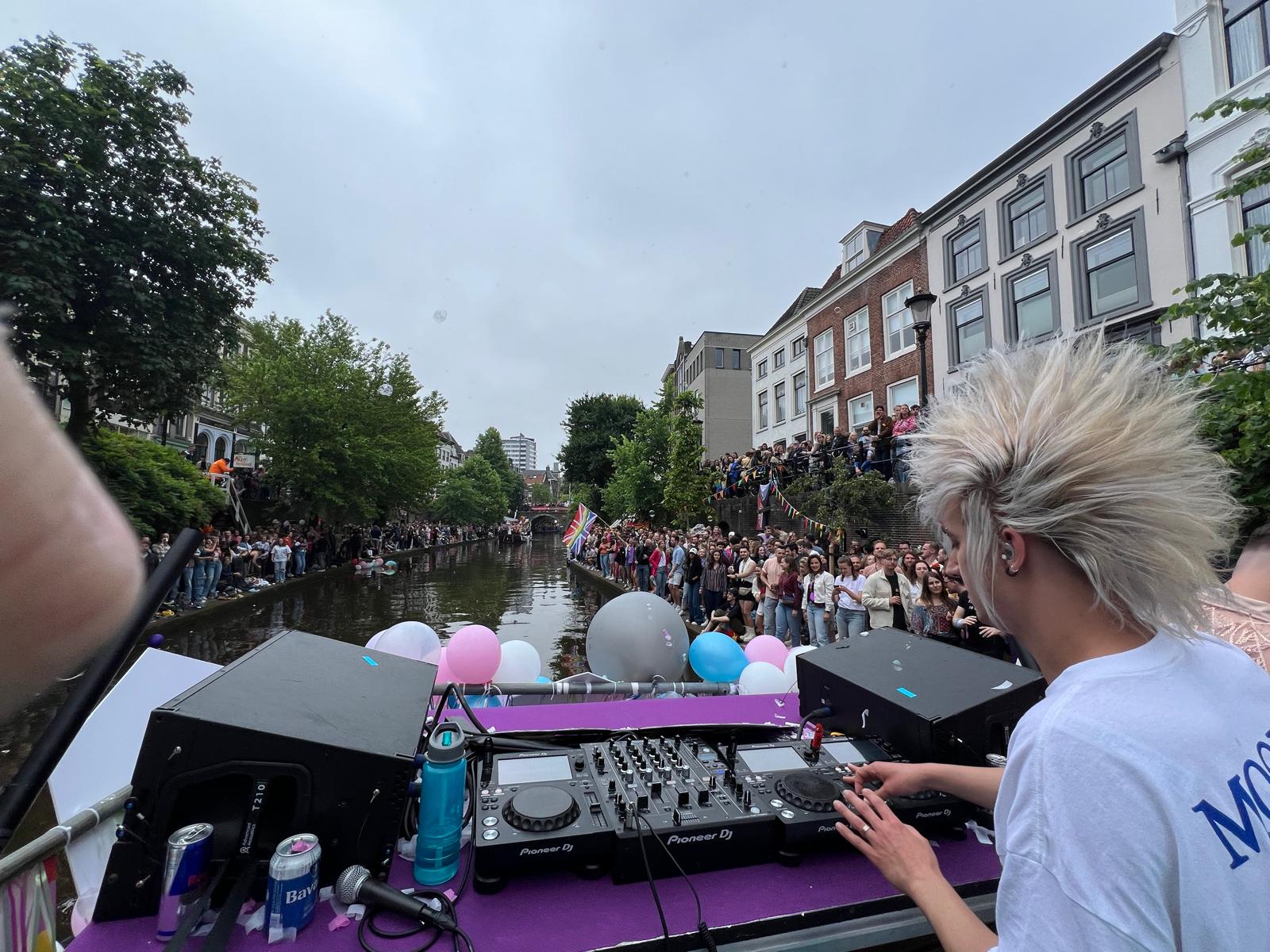 Canal Pride Utrecht met Café Lapart